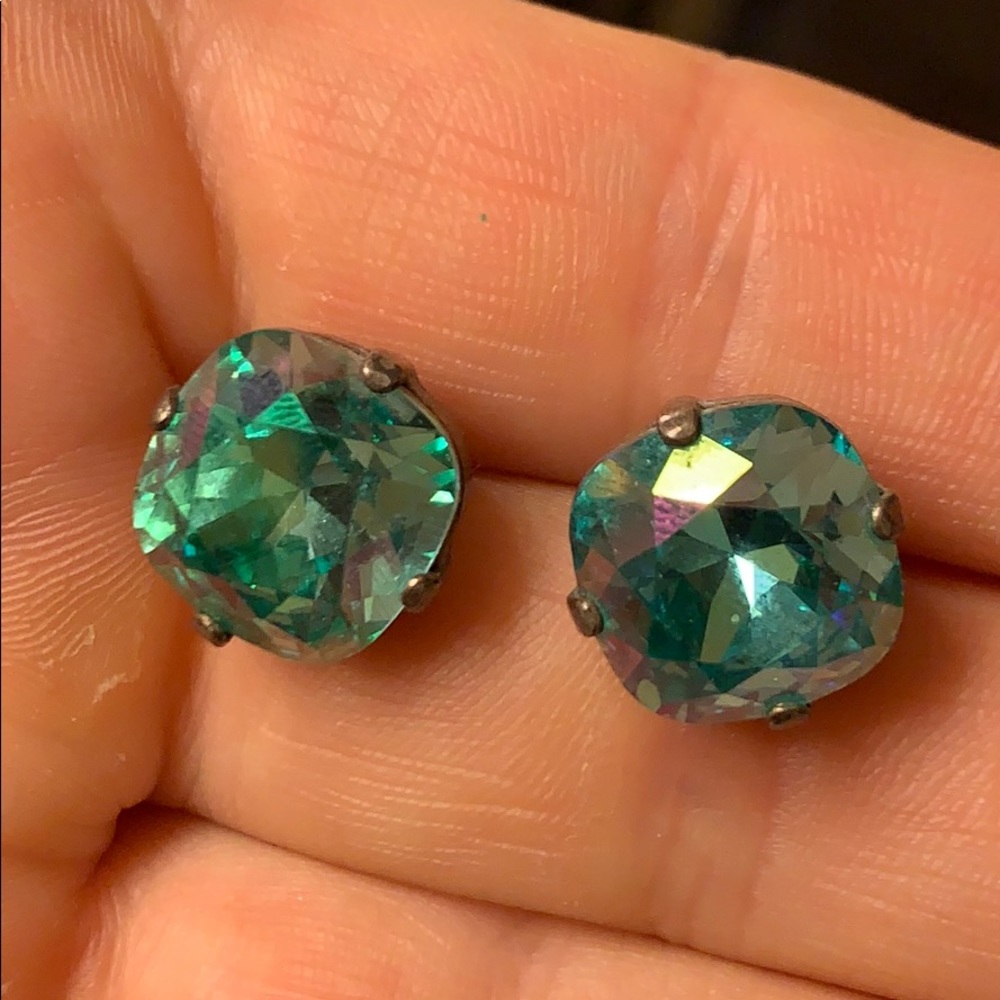 la vie parisienne stud earrings turquoise teal